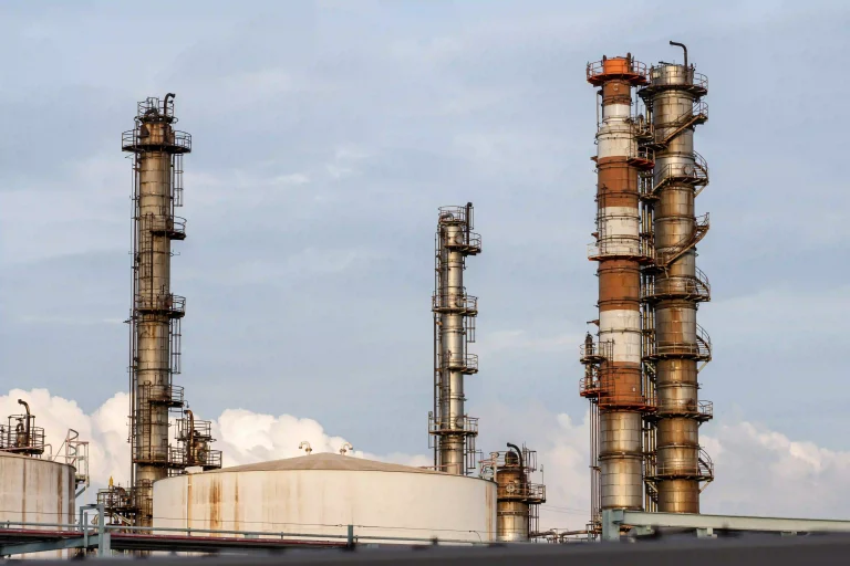 environmental-pollution-industry-exterior-daylight