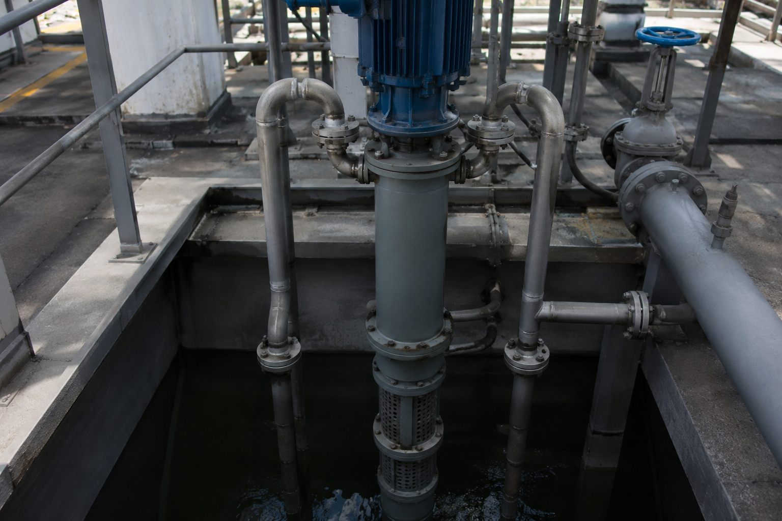 the pump priming process for a Vertical Suspended Bag Centrifugal Pump differs from that of surface pumps